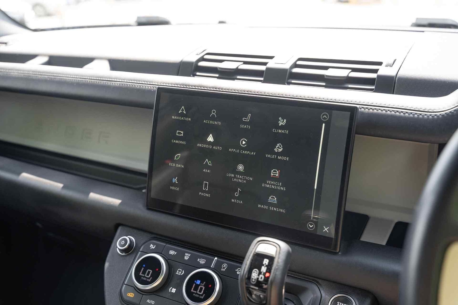 Used Land Rover Defender 2024 for sale - 77157649: Photo 34