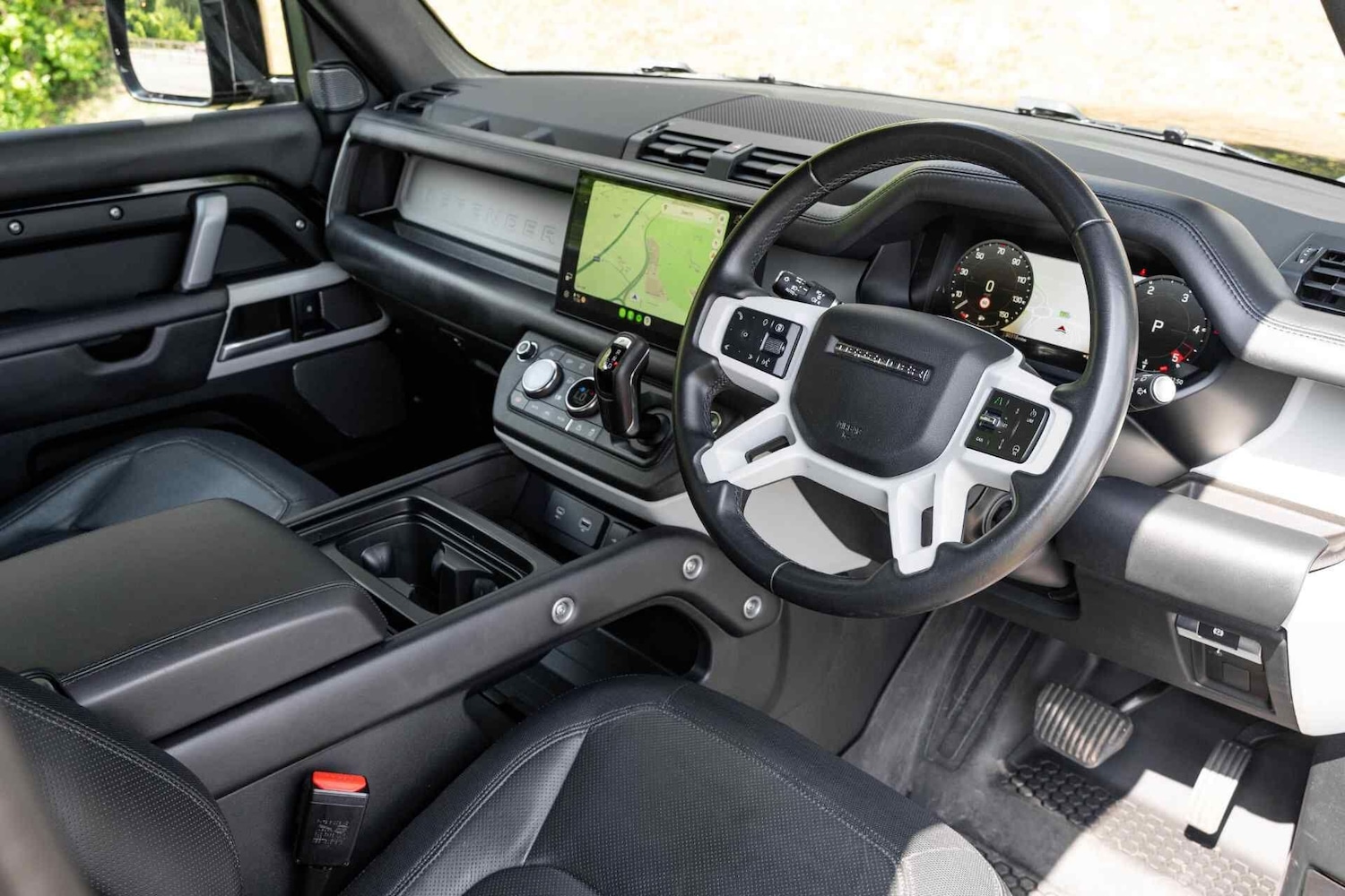 Used Land Rover Defender 2024 for sale - 77157649: Photo 4