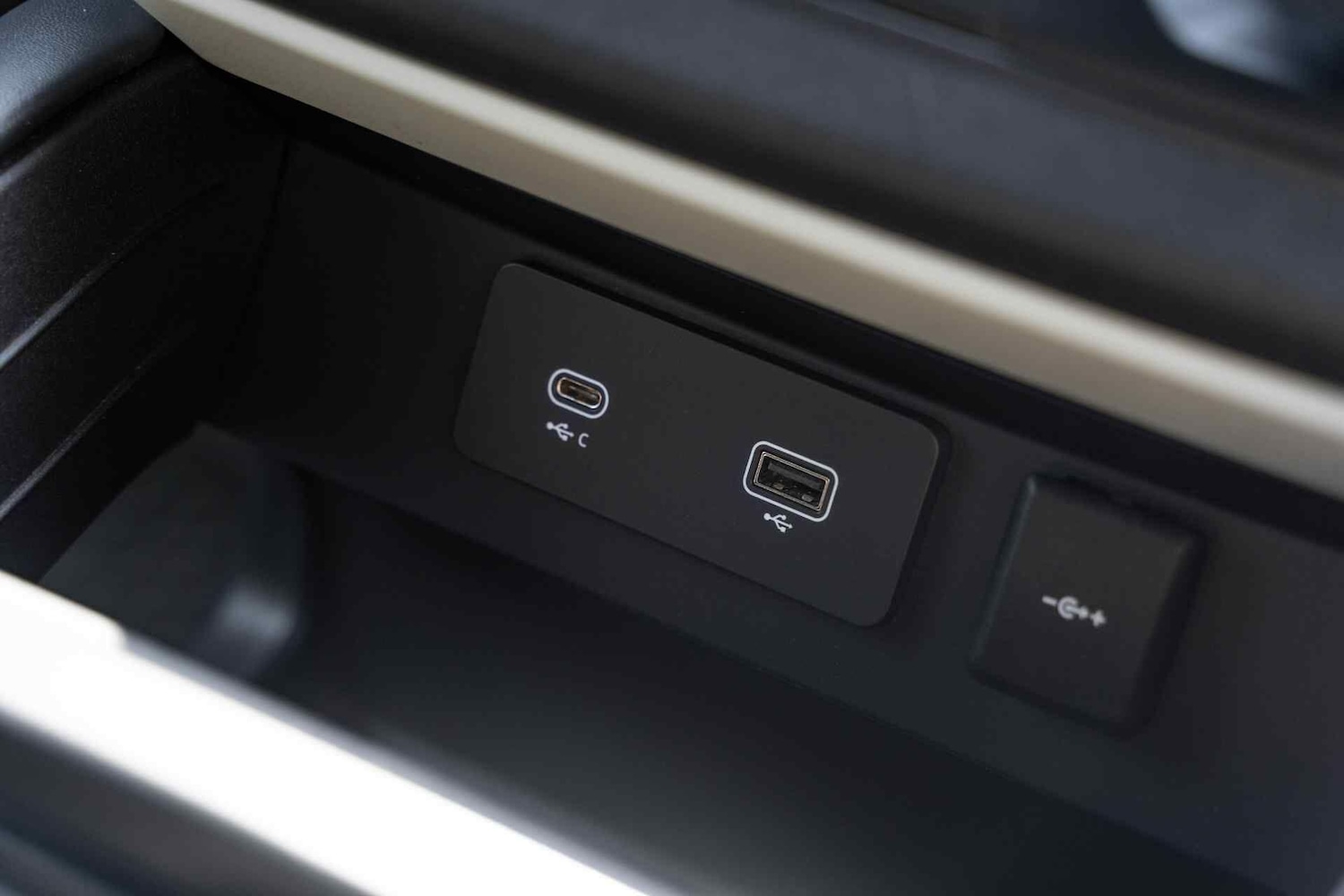 Used Land Rover Defender 2024 for sale - 77157649: Photo 48