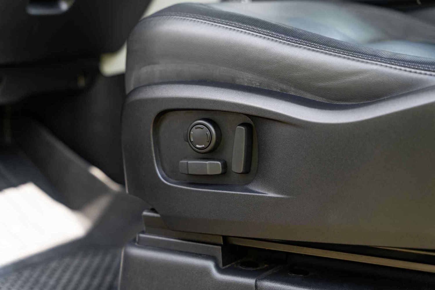 Used Land Rover Defender 2024 for sale - 77157649: Photo 56