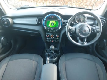 Used MINI Hatch 2019 for sale - 77049491: Photo