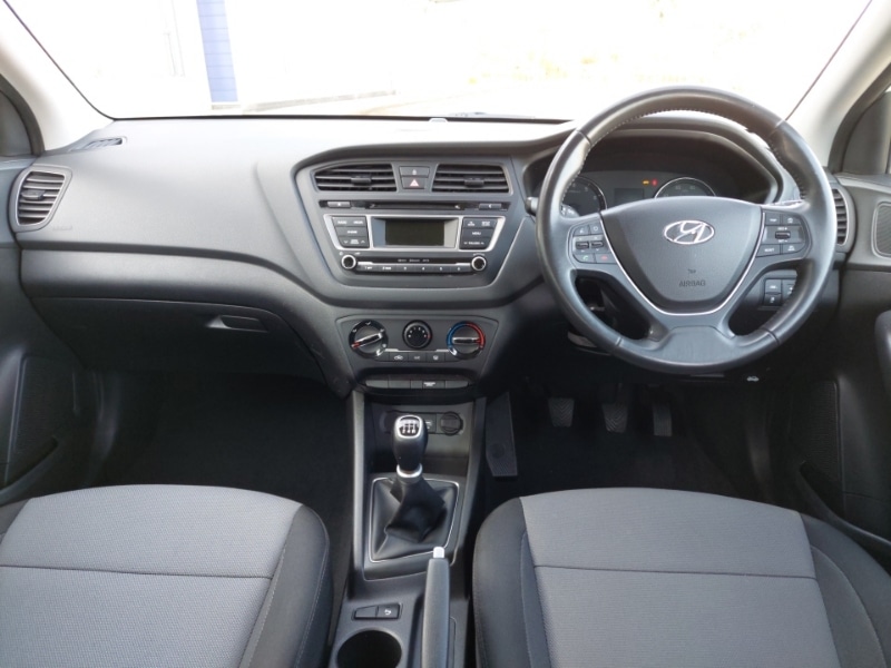 Used Hyundai i20 2017 for sale - 77947451: Photo 2