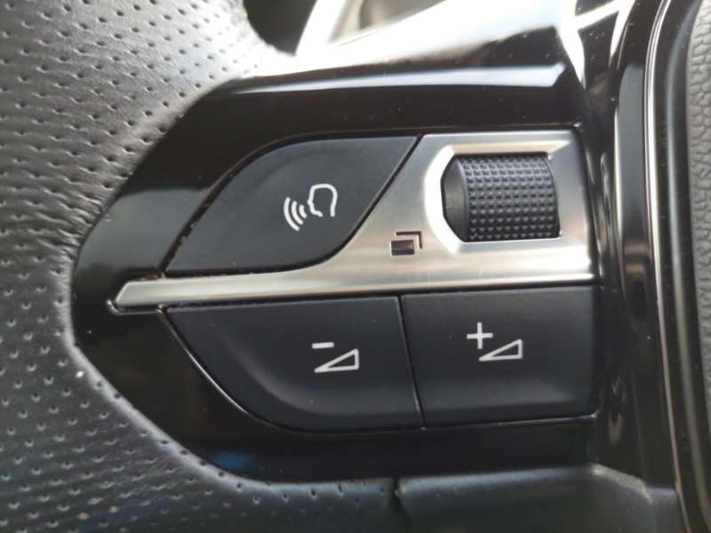 Used Peugeot 2008 2021 for sale - 76721920: Photo 13