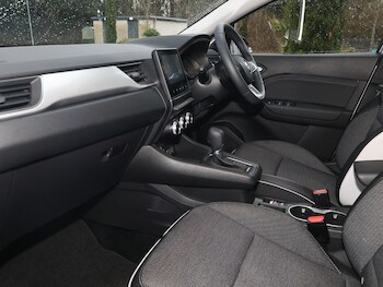 Used Renault Captur 2023 for sale - 77439467: Photo