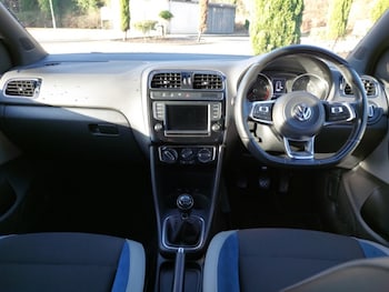 Used Volkswagen Polo 2015 for sale - 77569019: Photo