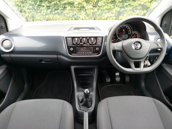 Used Volkswagen up! 2019 for sale - 76264874: Photo 2