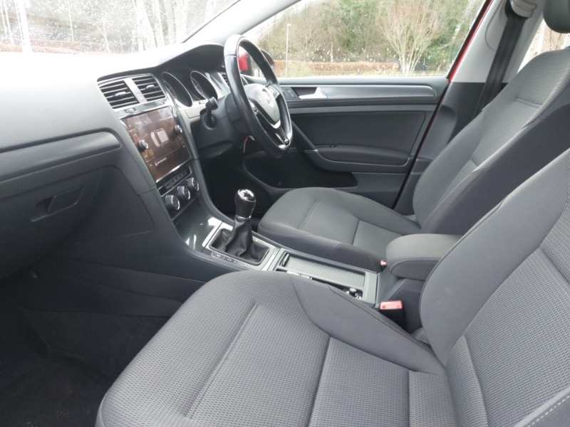 Used Volkswagen Golf 2017 for sale - 77761331: Photo 5