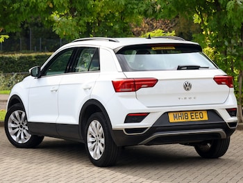 Used Volkswagen T-Roc 2018 for sale - 76058797: Photo