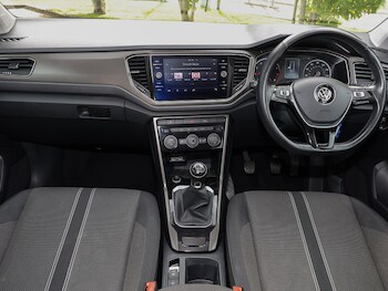 Used Volkswagen T-Roc 2018 for sale - 76058797: Photo