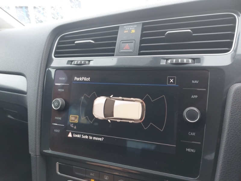 Used Volkswagen Golf 2017 for sale - 77556200: Photo 11