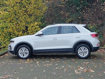 Used Volkswagen T-Roc 2022 for sale - 76465348: Photo