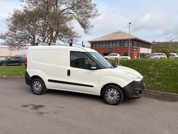 Used Vauxhall Combo 2018 for sale - 78267883: Photo