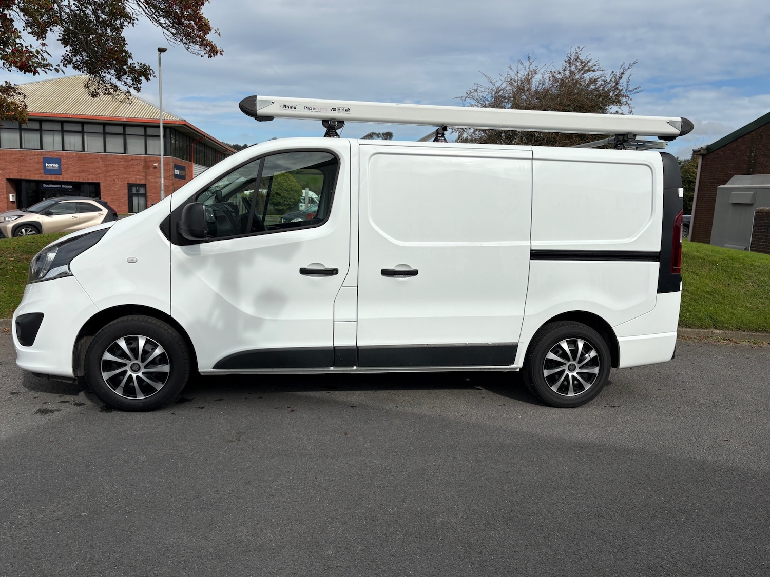 Used Vauxhall Vivaro 2019 for sale - 76114679: Photo 2