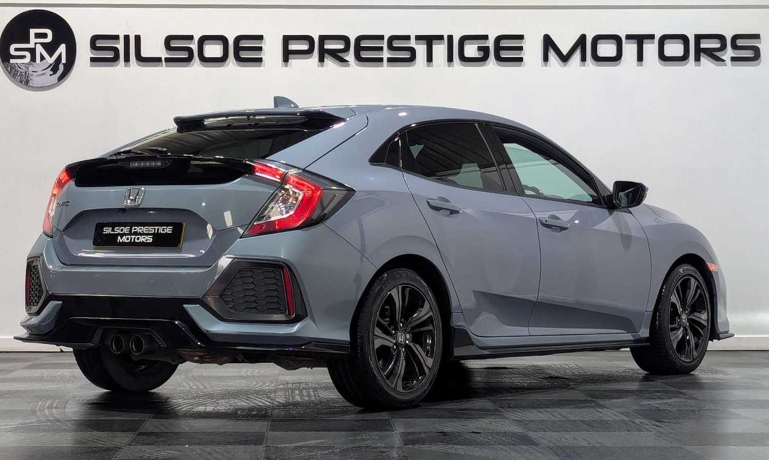 Used Honda Civic 2017 for sale - 77839737: Photo 2