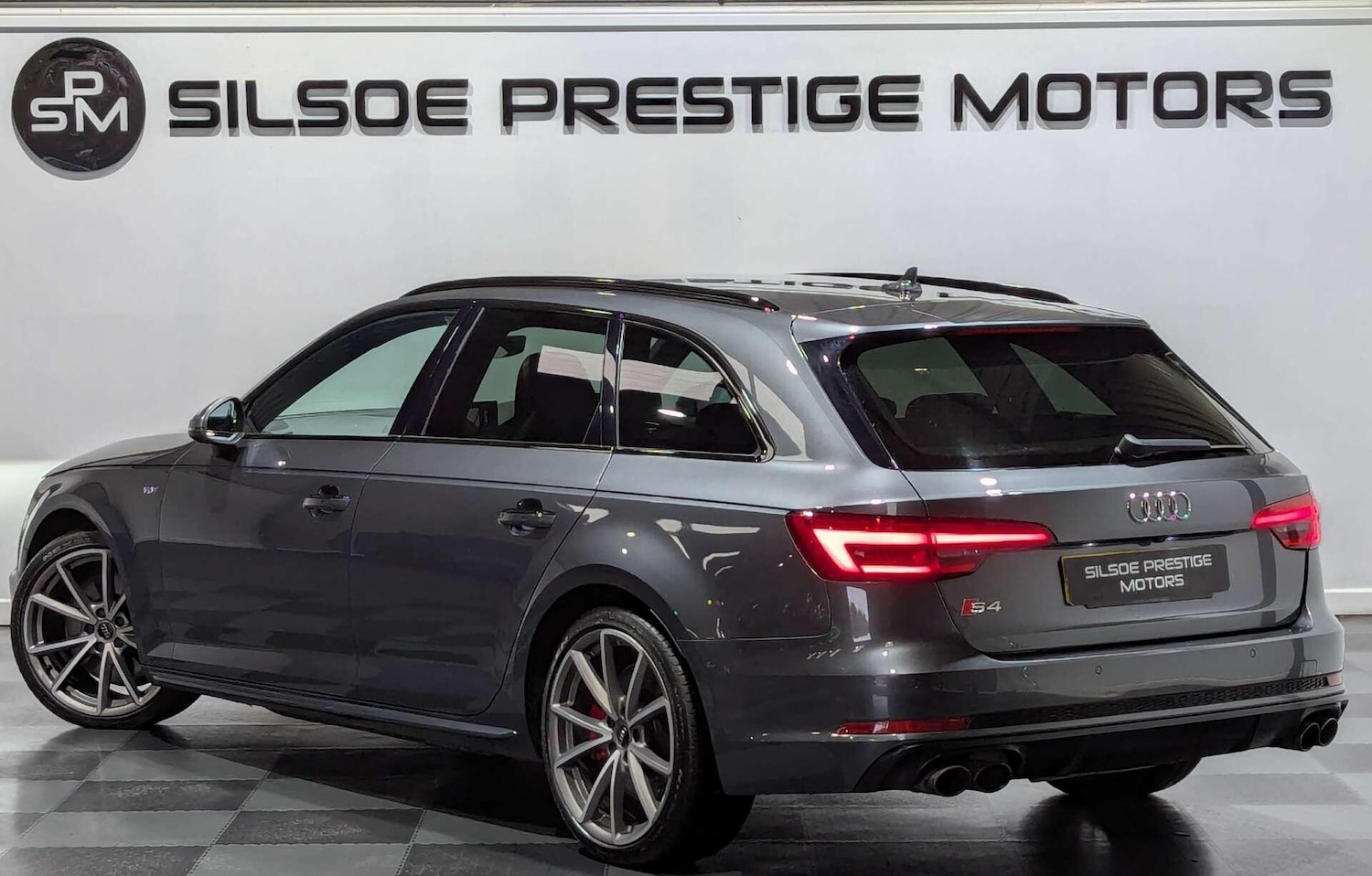 Used Audi A4 2016 for sale - 76731104: Photo 2