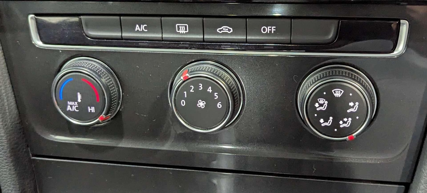 Used Volkswagen Golf 2018 for sale - 77155994: Photo 33