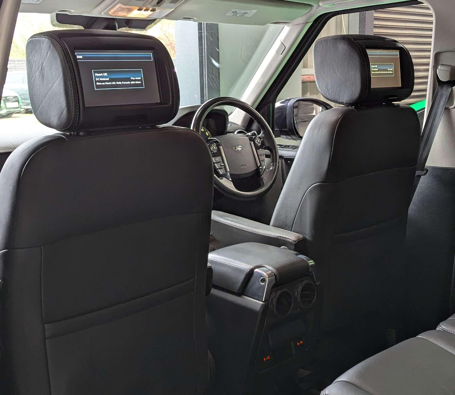 Used Land Rover Discovery 2016 for sale - 77040403: Photo 3