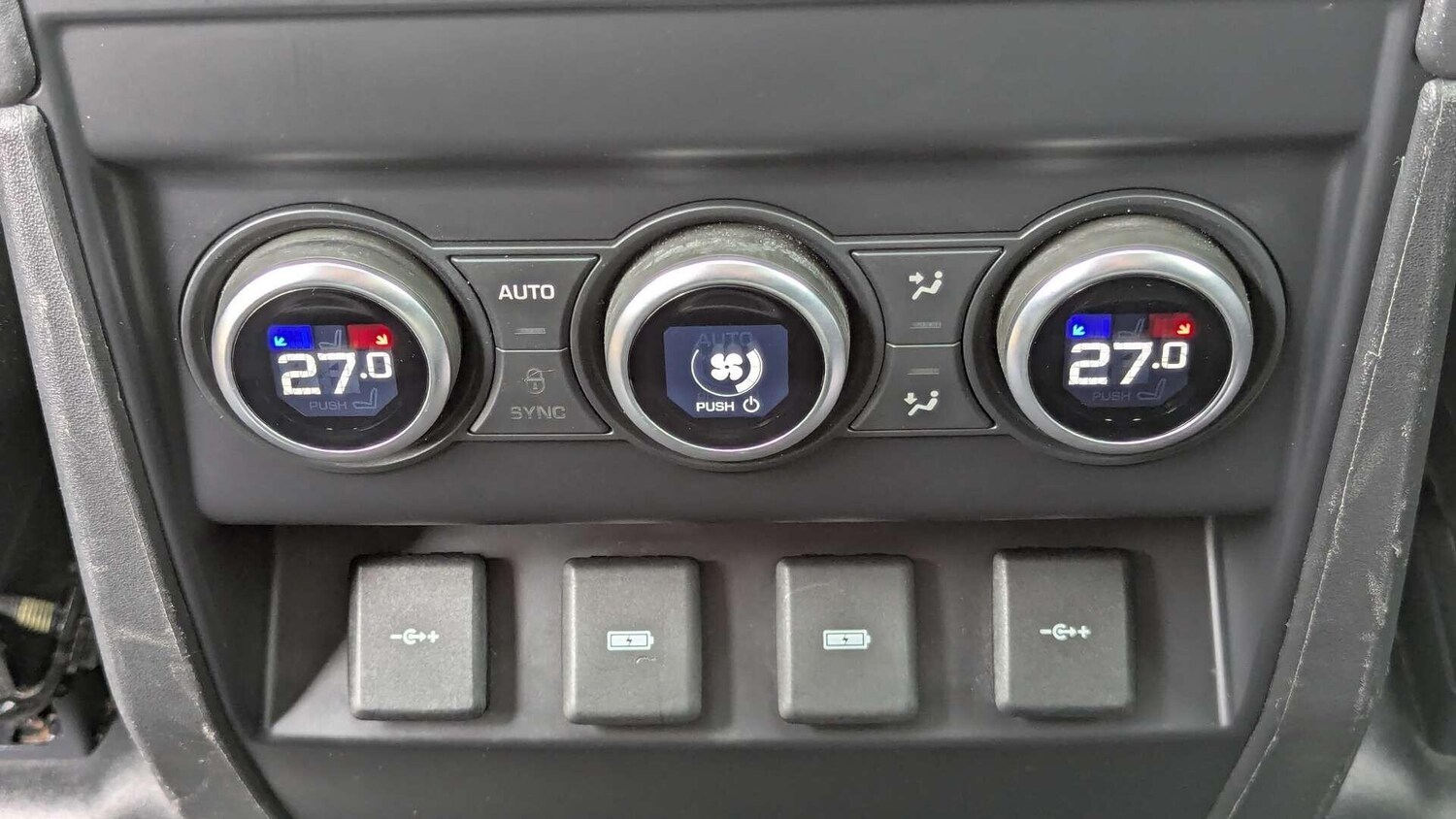 Used Land Rover Defender 2020 for sale - 77838473: Photo 83