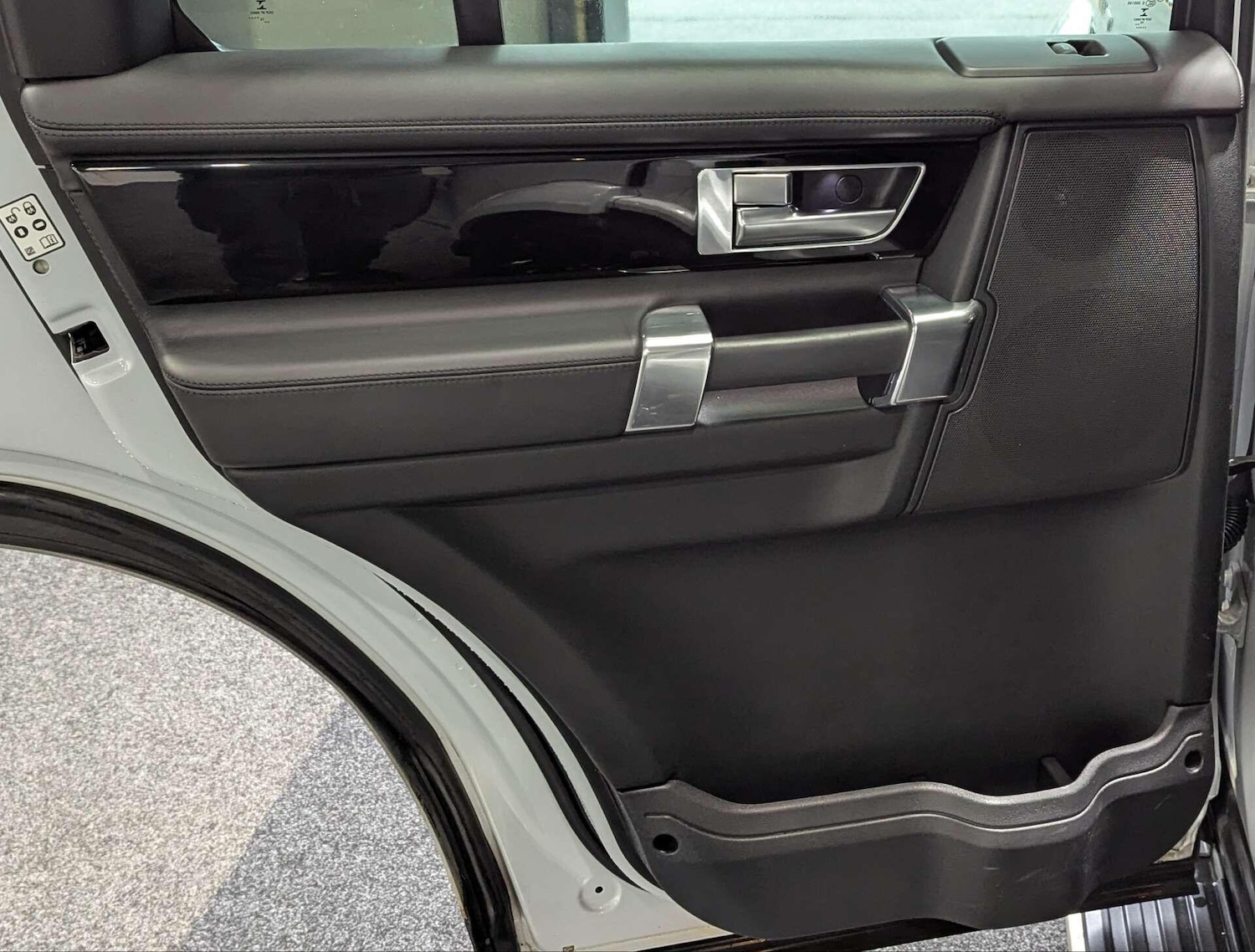 Used Land Rover Discovery 2016 for sale - 77230299: Photo 28