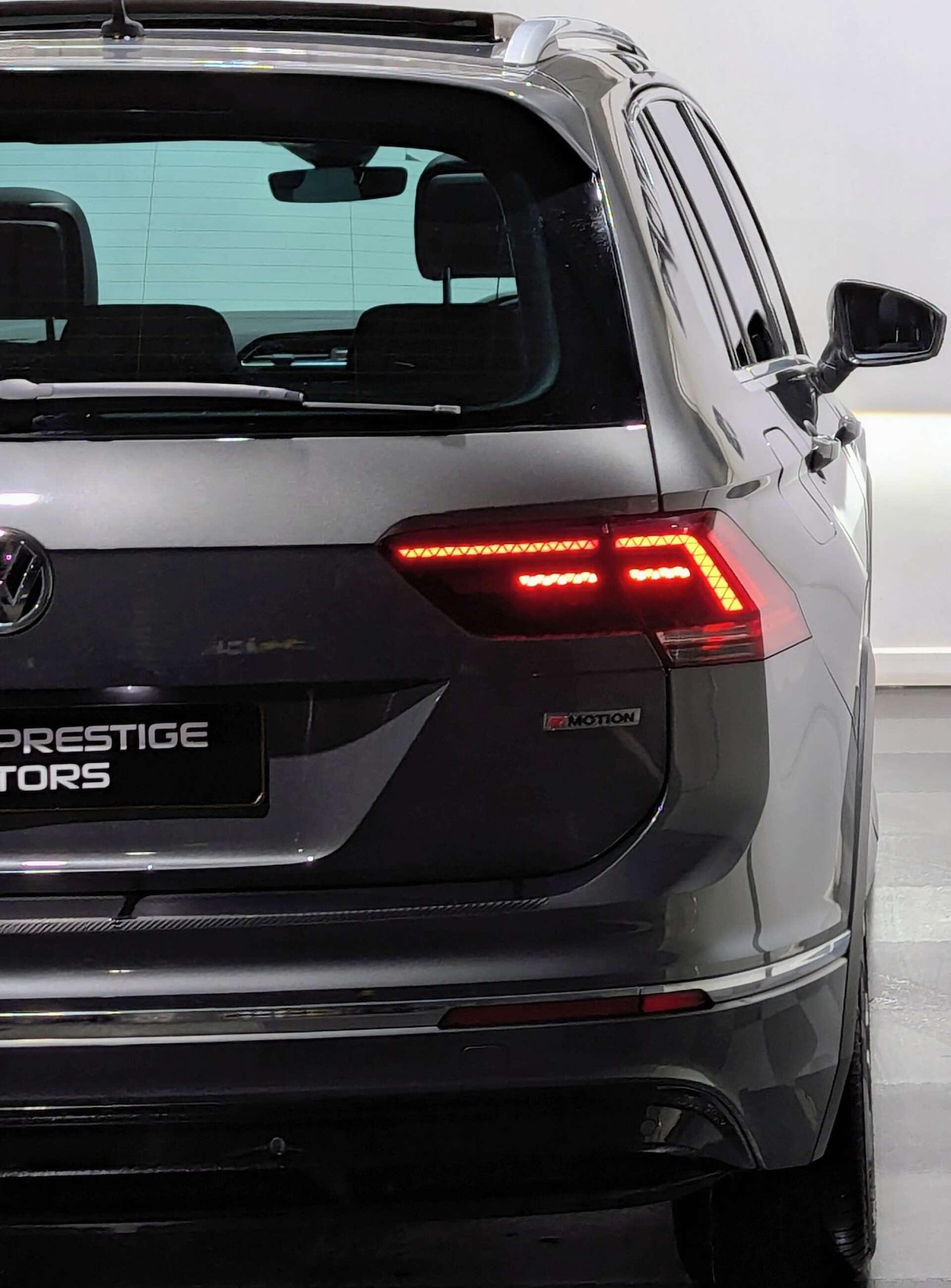 Used Volkswagen Tiguan 2018 for sale - 77230399: Photo 12