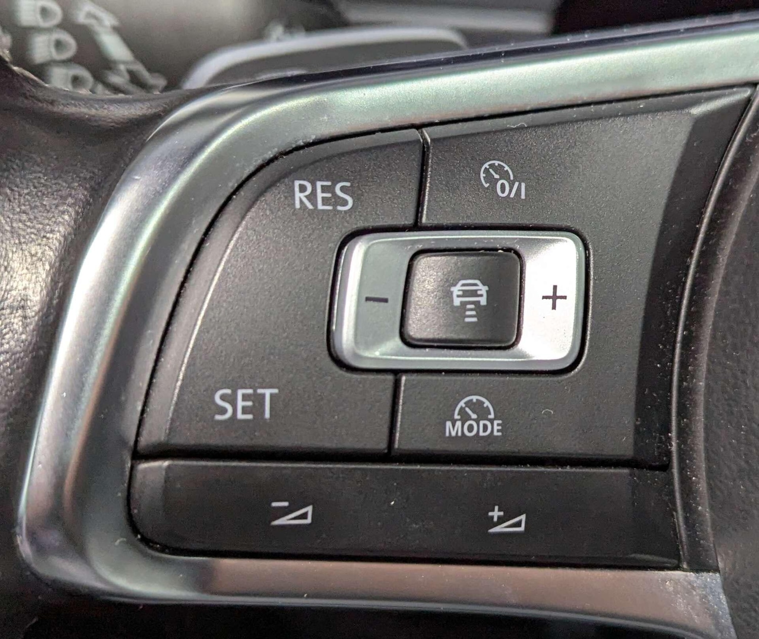 Used Volkswagen Tiguan 2018 for sale - 77230399: Photo 30