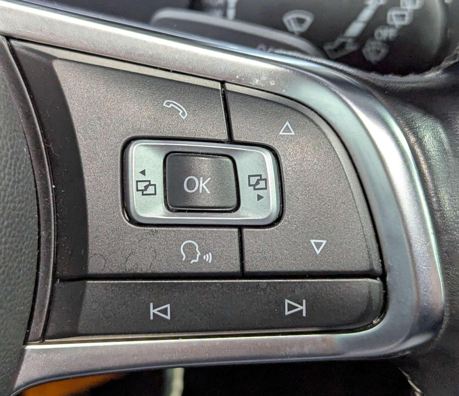 Used Volkswagen Tiguan 2018 for sale - 77230399: Photo 32