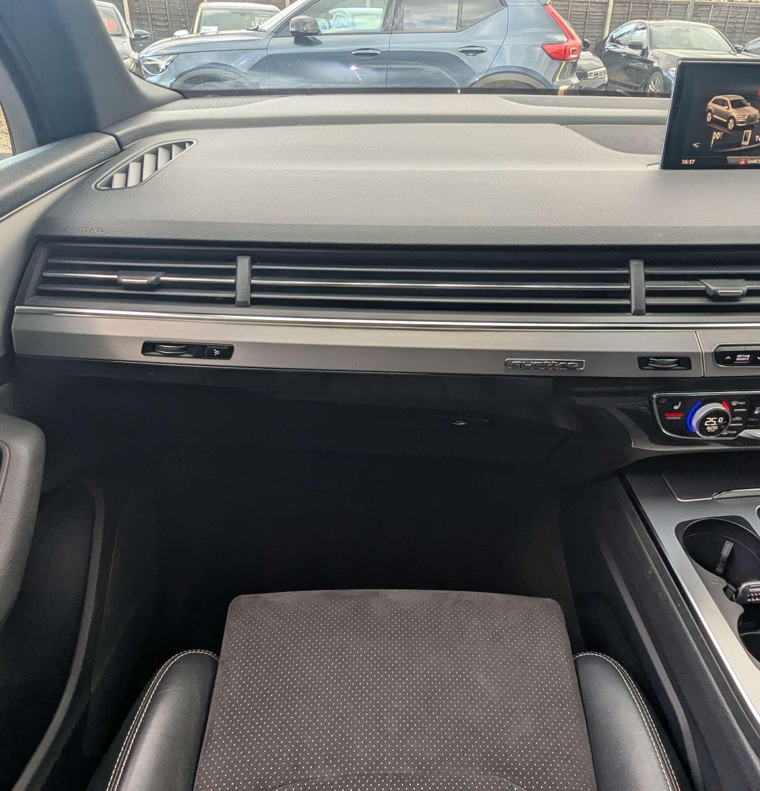 Used Audi Q7 2015 for sale - 77799238: Photo 28