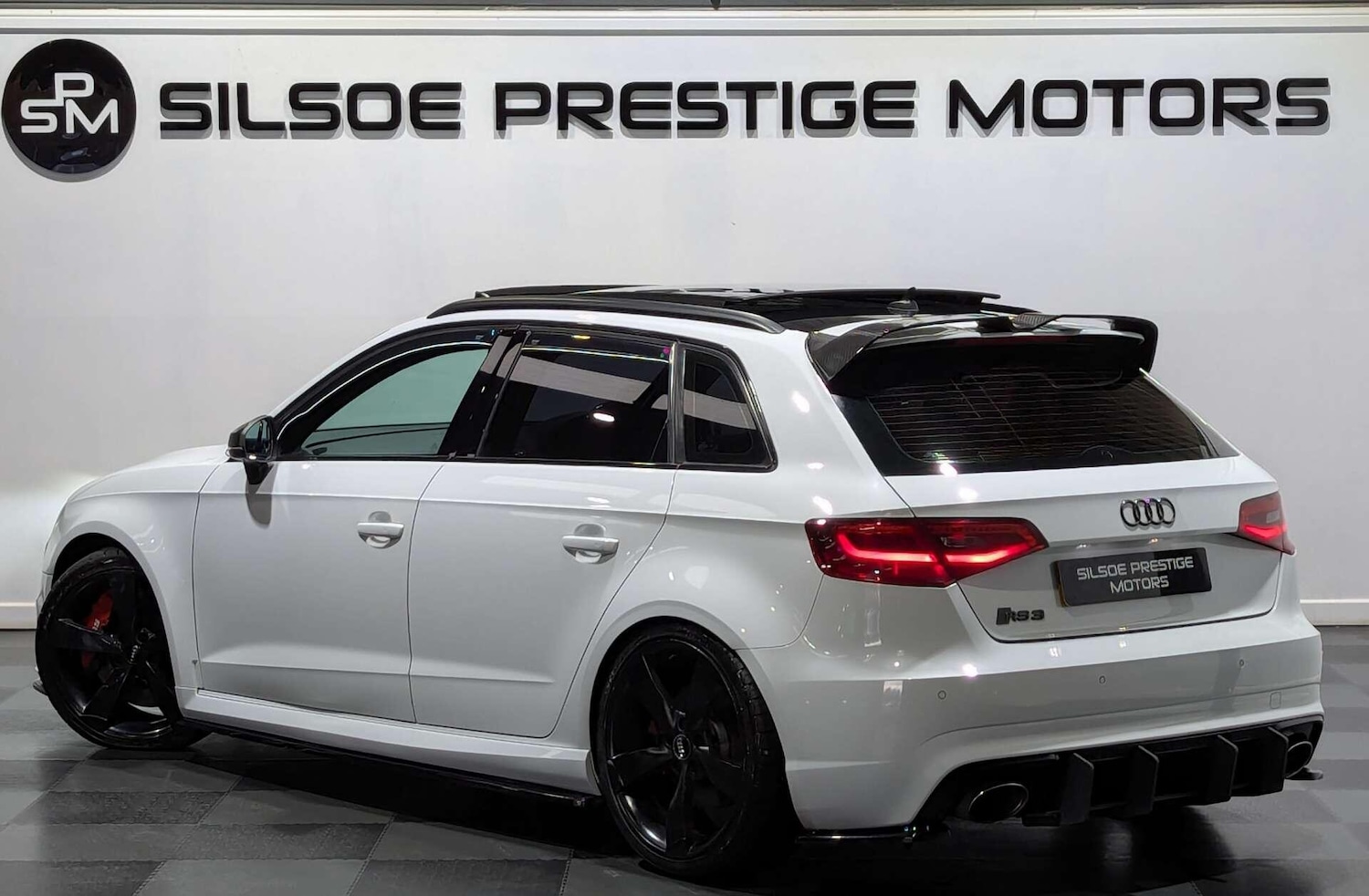 Used Audi RS3 2016 for sale - 76731131: Photo 2