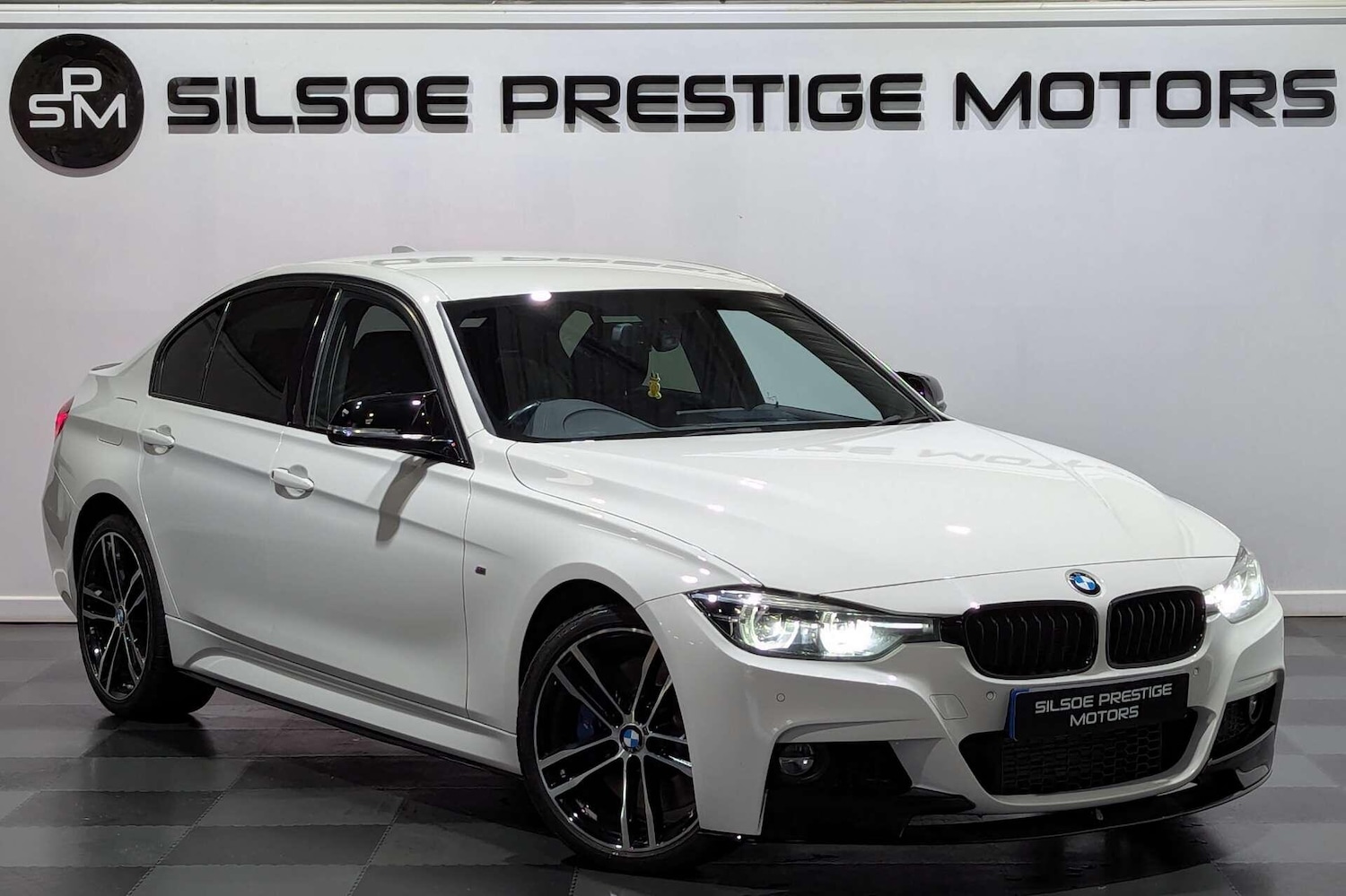 Used BMW 3 Series 2017 for sale - 76731123: Photo 1