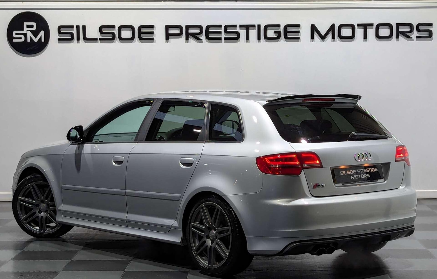 Used Audi A3 2010 for sale - 76731125: Photo 2