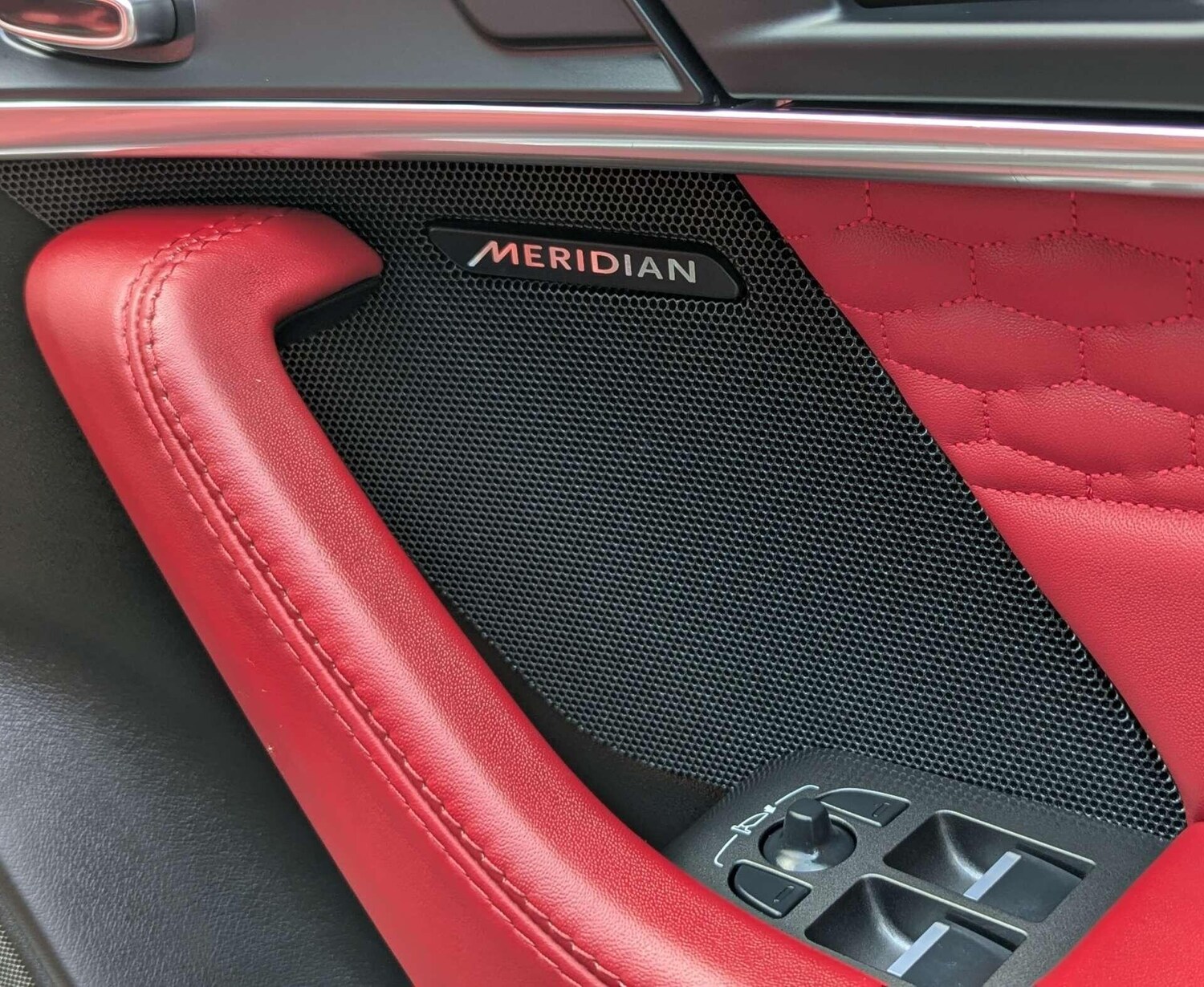 Used Jaguar F-Type for sale - 78203990: Photo 17