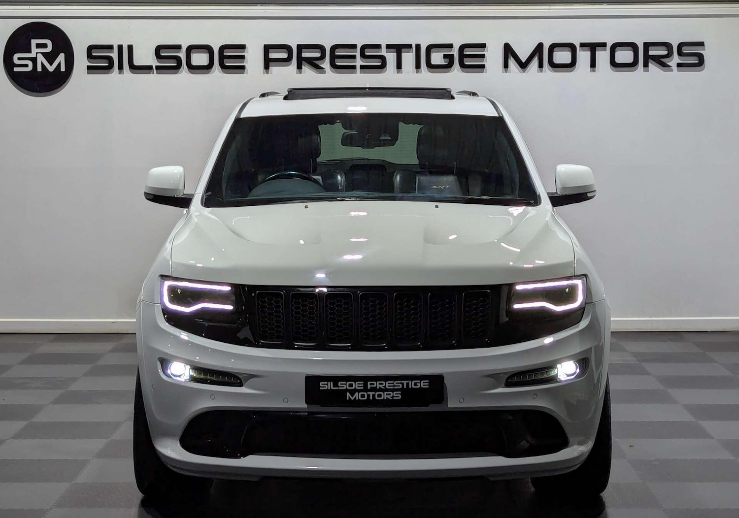 Used Jeep Grand Cherokee 2017 for sale - 77040388: Photo 4