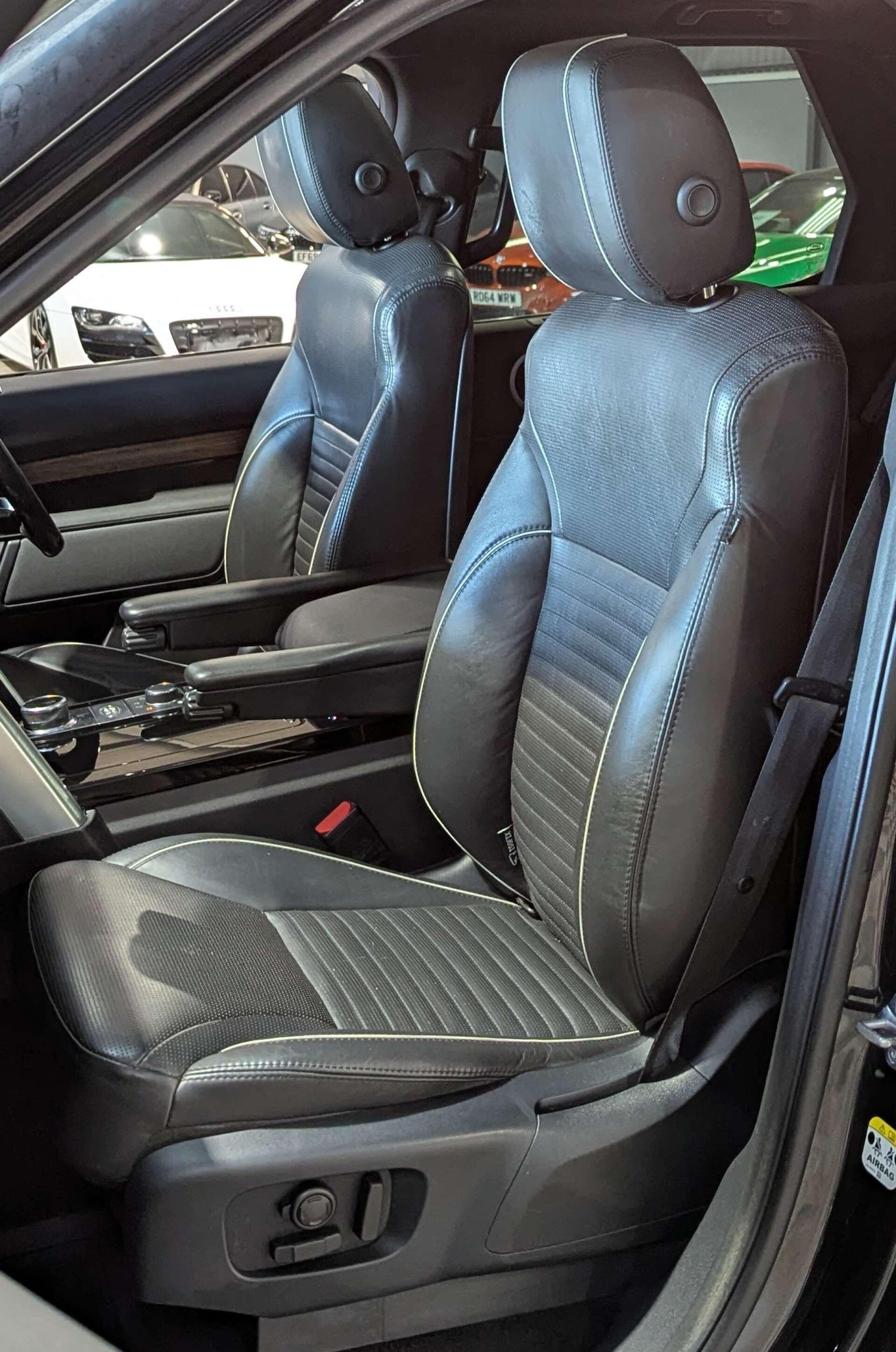 Used Land Rover Discovery 2017 for sale - 77039799: Photo 25