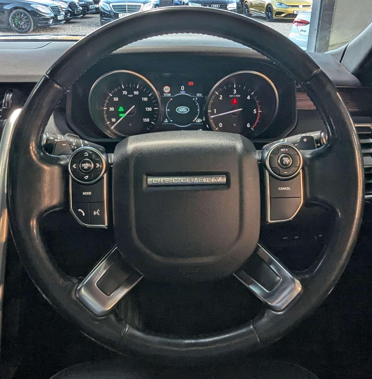 Used Land Rover Discovery 2017 for sale - 77039799: Photo 35