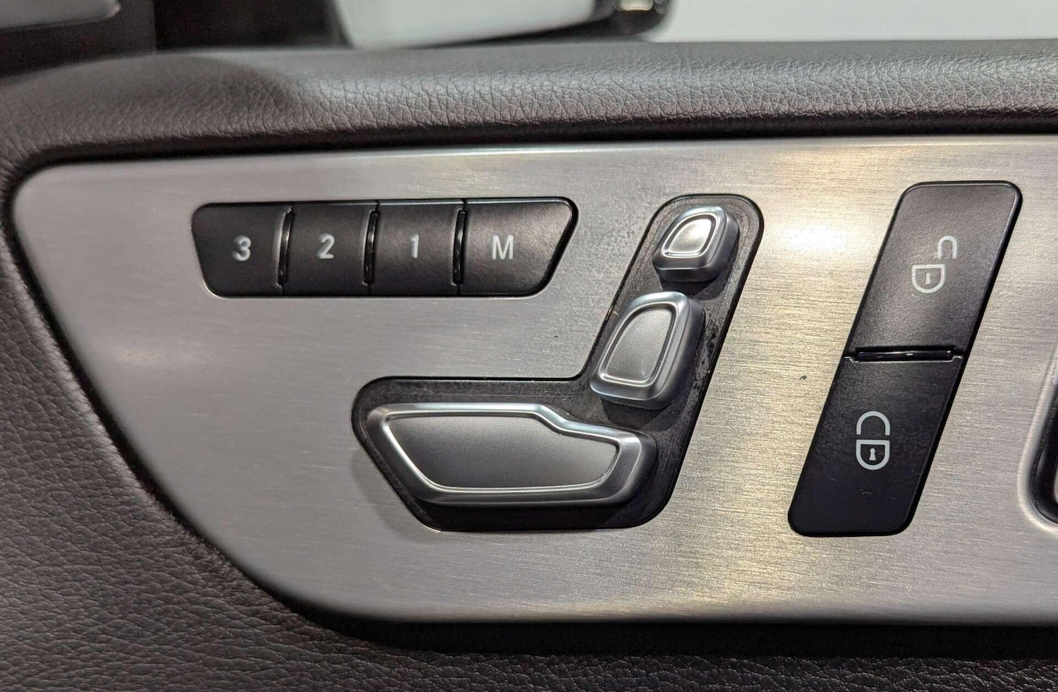 Used Mercedes-Benz GLE 2018 for sale - 77229636: Photo 18