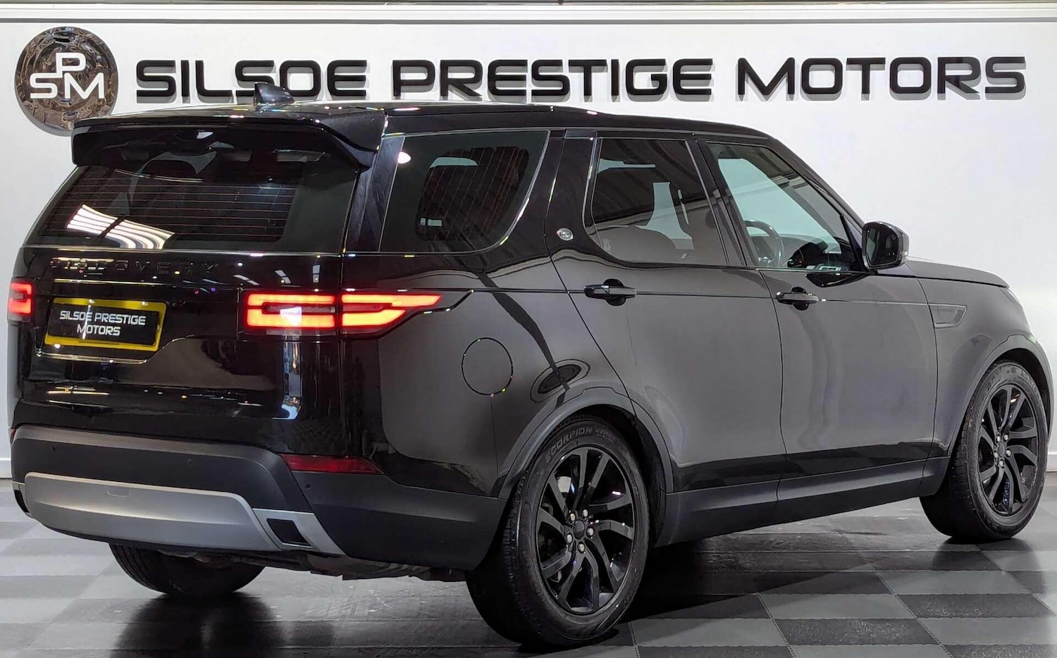 Used Land Rover Discovery 2017 for sale - 76886367: Photo 13