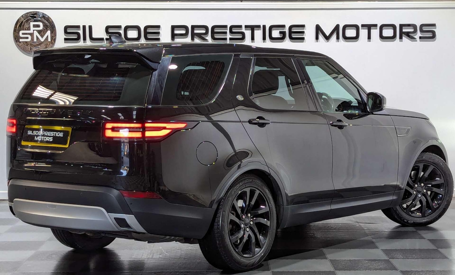 Used Land Rover Discovery 2017 for sale - 76886367: Photo 14