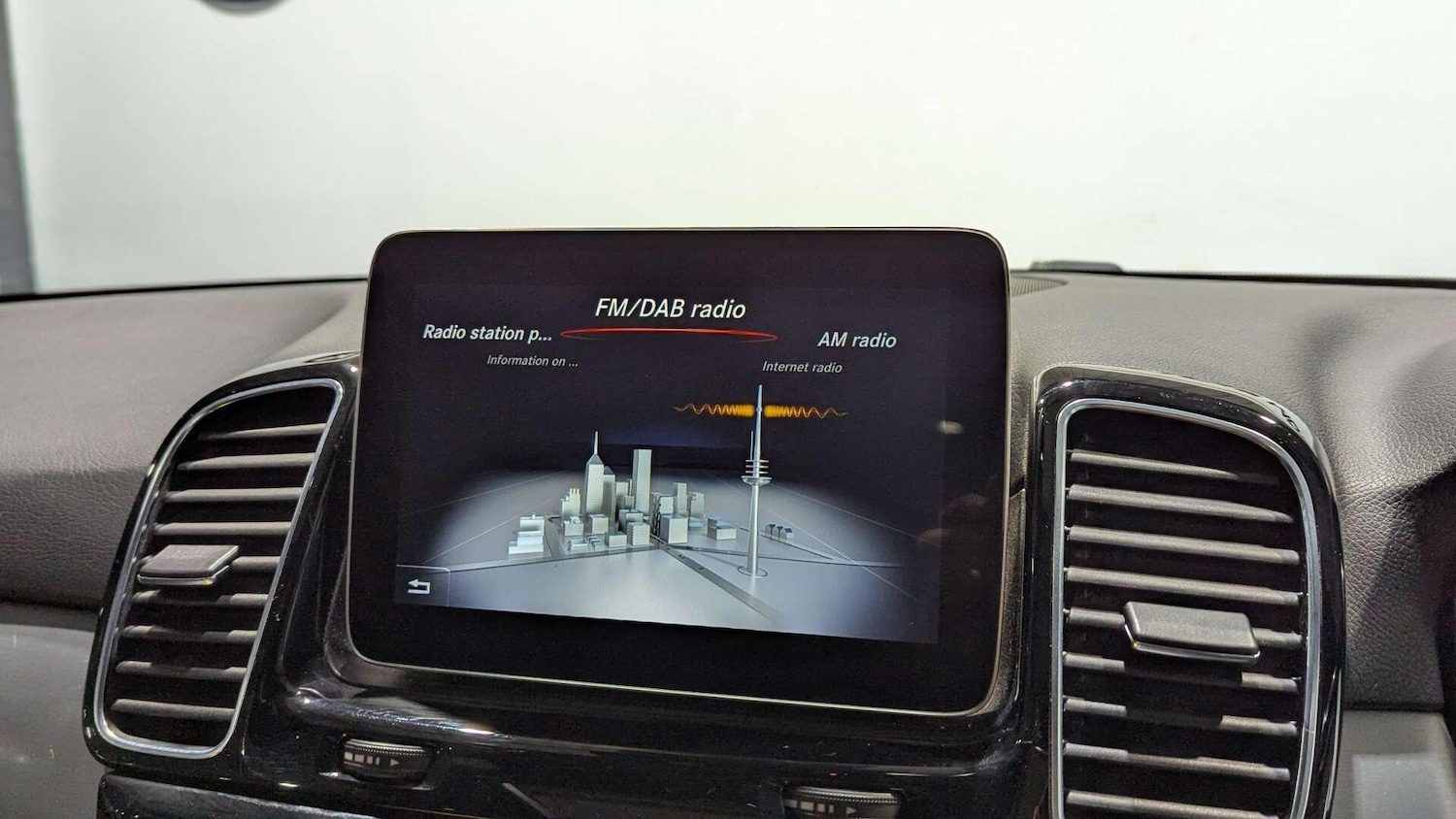 Used Mercedes-Benz GLE 2018 for sale - 77015440: Photo 43