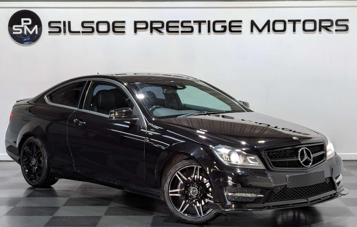 Used Mercedes-Benz C Class 2012 for sale - 77156356: Photo 1