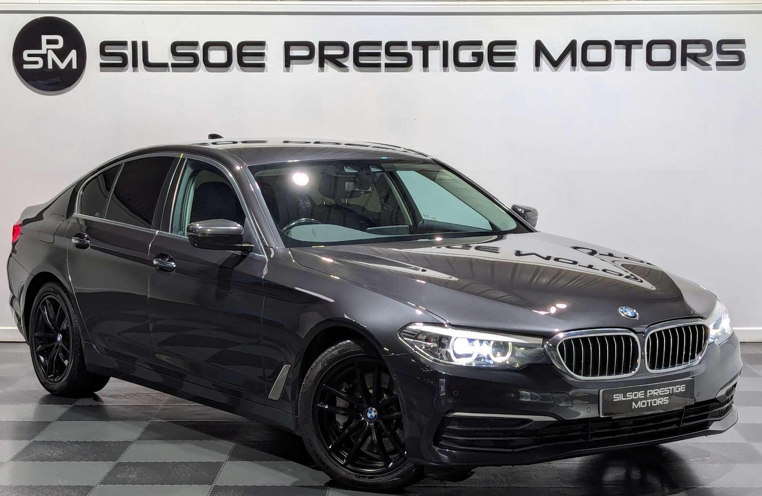 Used BMW 5 Series 2017 for sale - 76765209: Photo 1