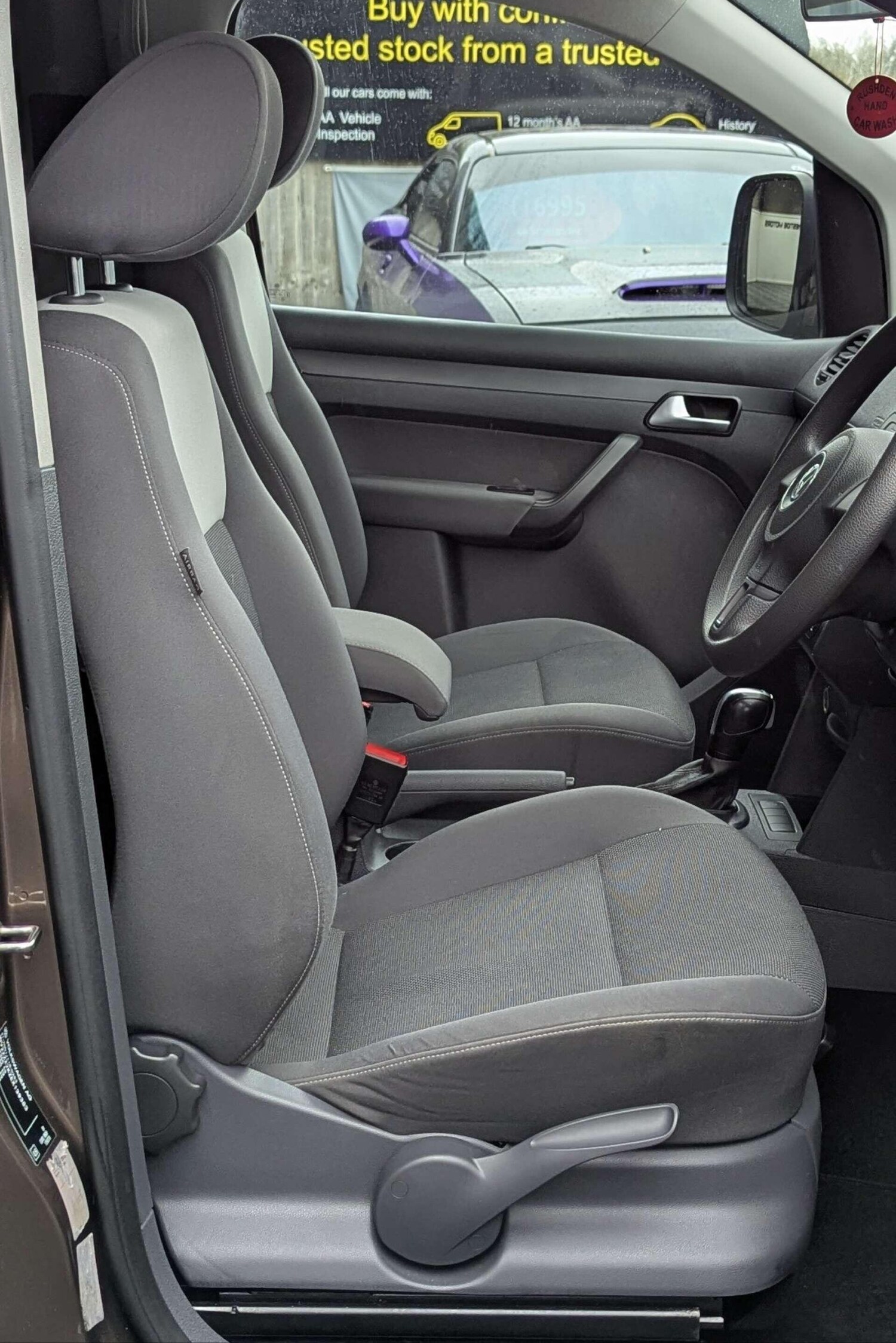 Used Volkswagen Caddy Maxi Life 2014 for sale - 76731114: Photo 17