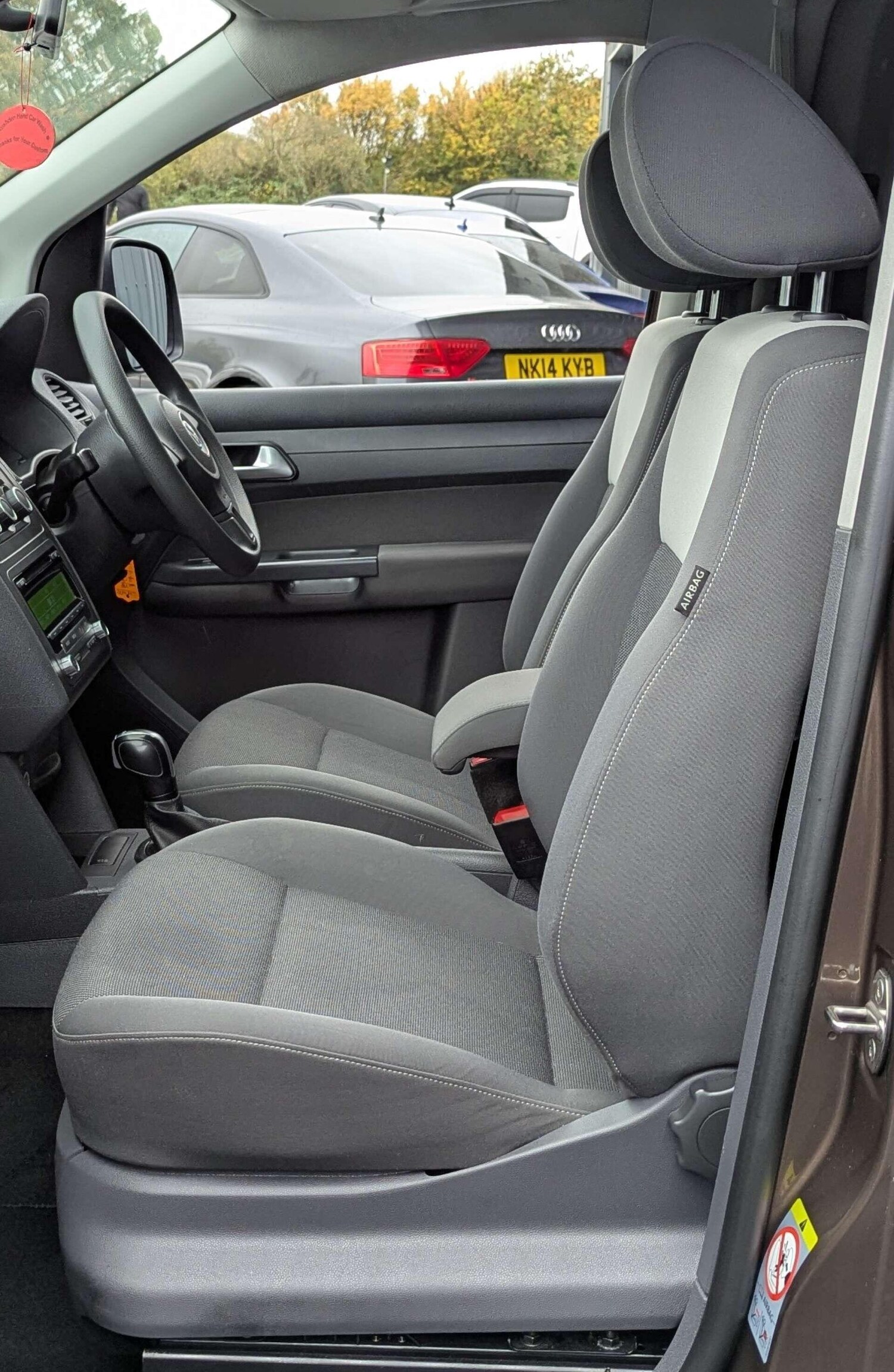 Used Volkswagen Caddy Maxi Life 2014 for sale - 76731114: Photo 21