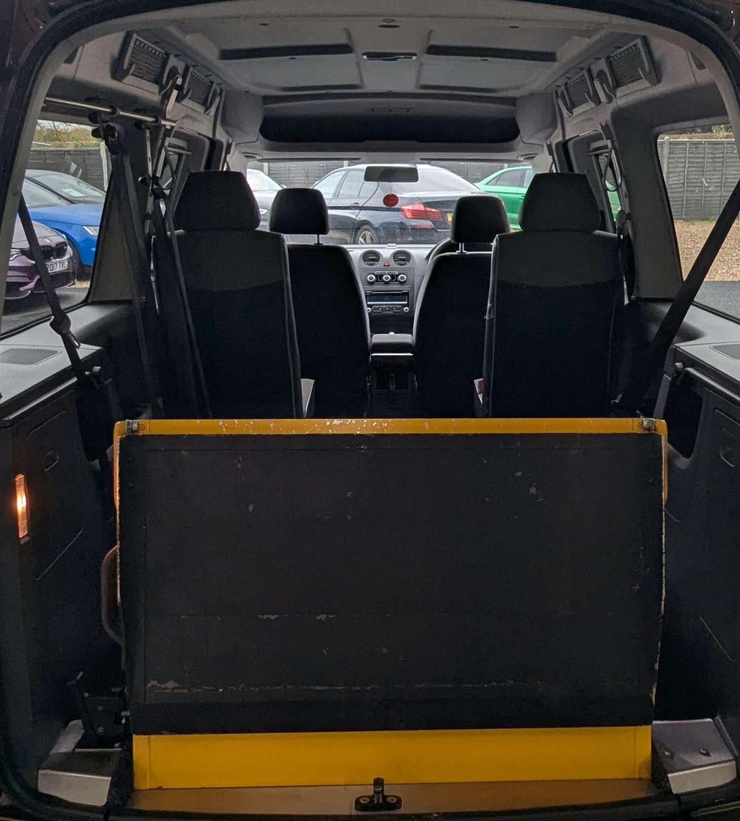 Used Volkswagen Caddy Maxi Life 2014 for sale - 76731114: Photo 25