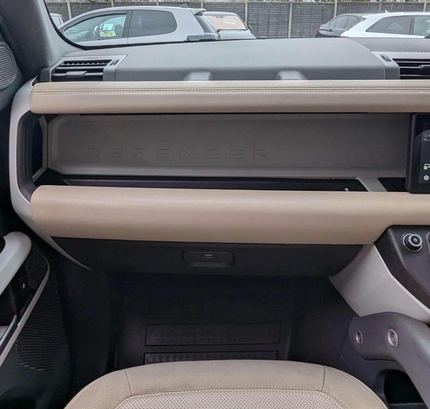 Used Land Rover Defender 2020 for sale - 77573796: Photo 31