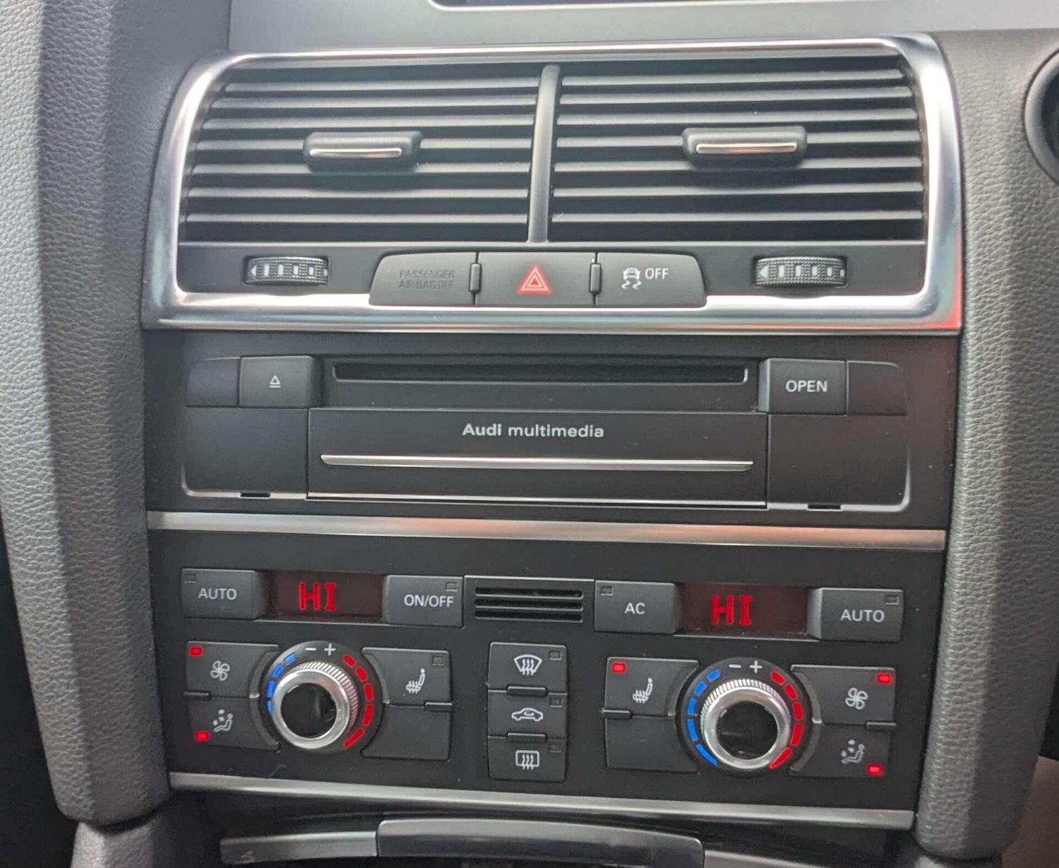 Used Audi Q7 2012 for sale - 77612190: Photo 44