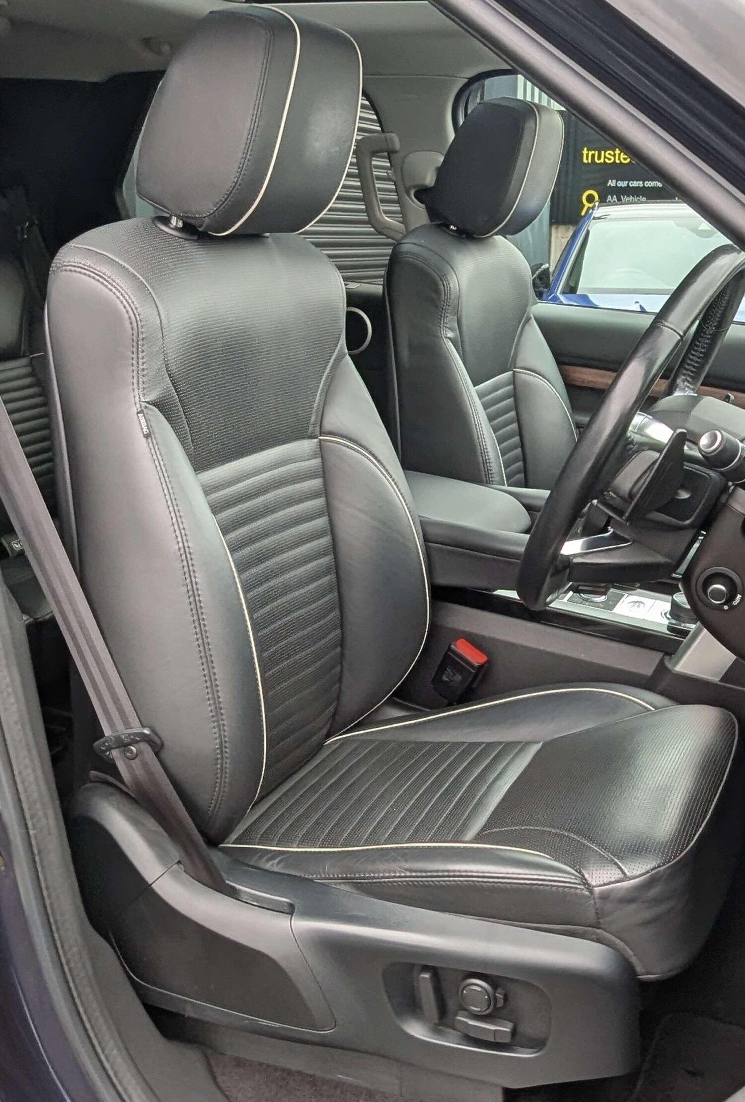 Used Land Rover Discovery 2018 for sale - 76731101: Photo 21