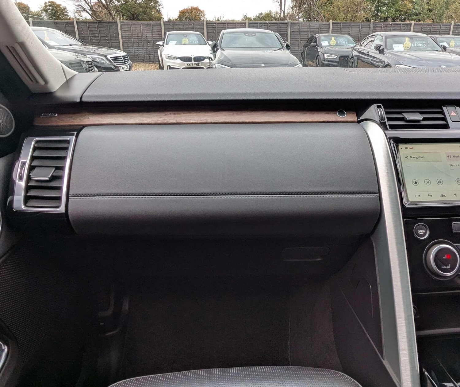 Used Land Rover Discovery 2018 for sale - 76731101: Photo 33