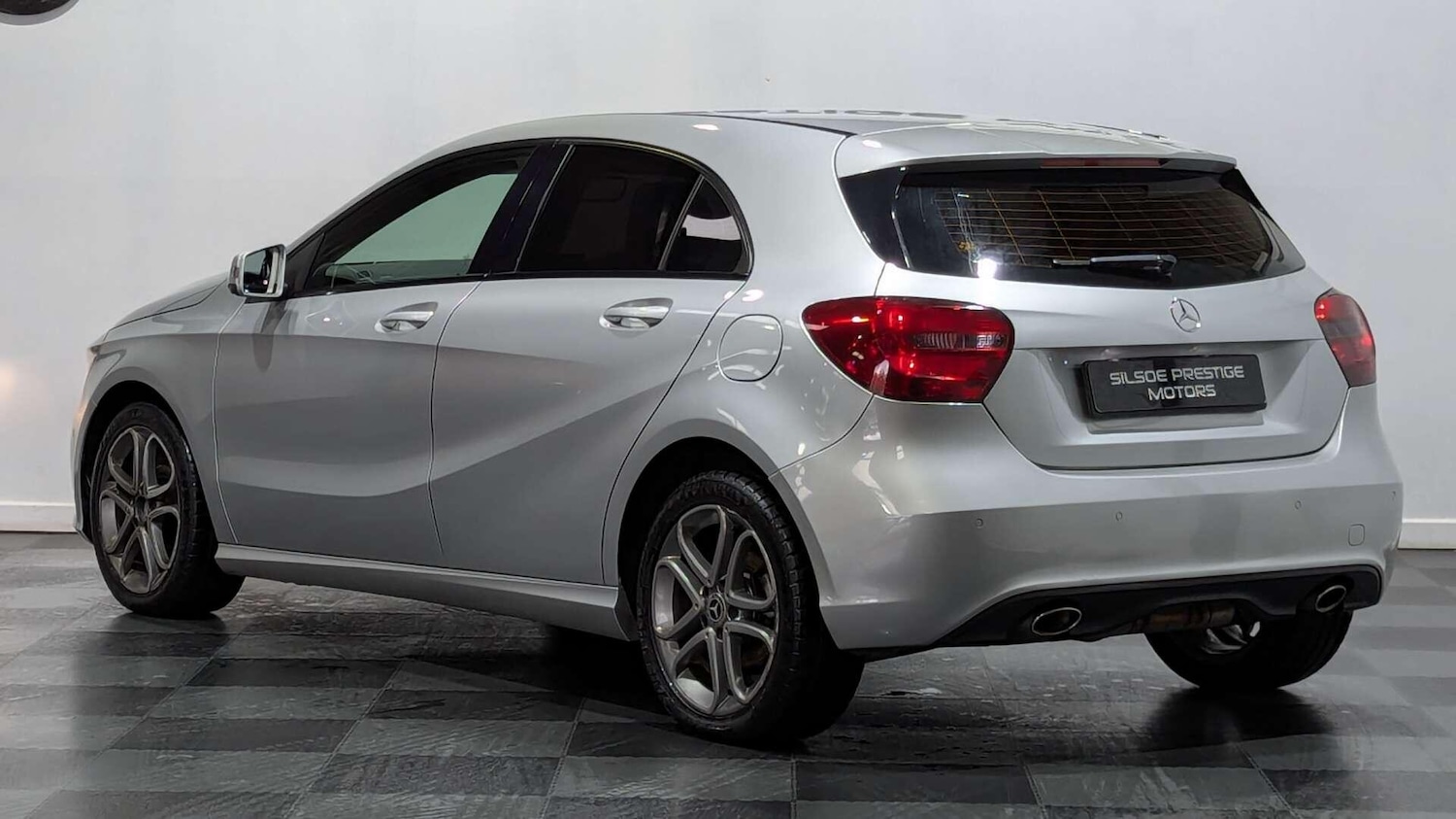 Used Mercedes-Benz A-Class 2013 for sale - 76887209: Photo 2