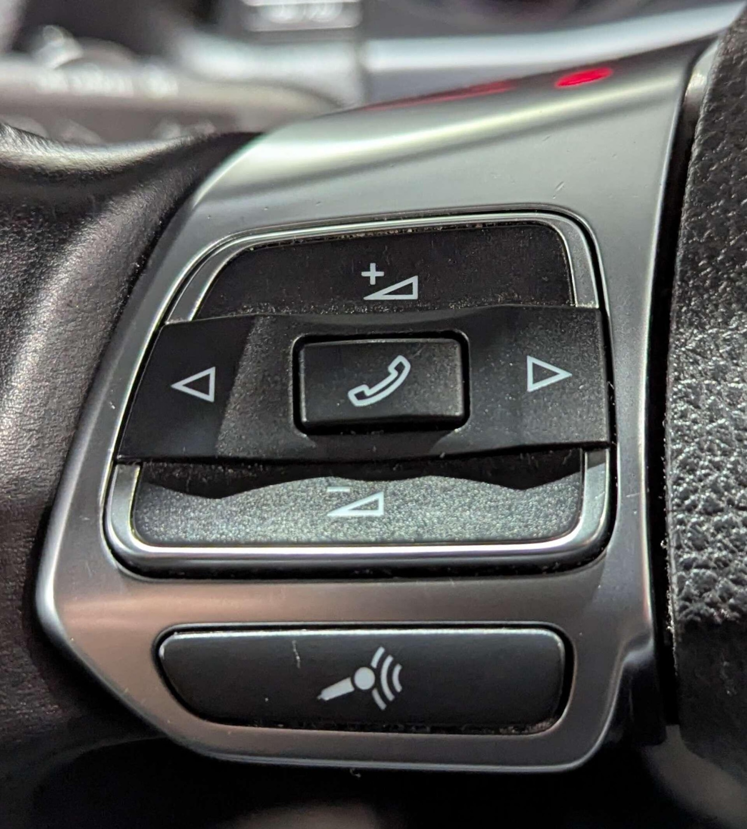 Used Volkswagen Tiguan for sale - 77053933: Photo 32