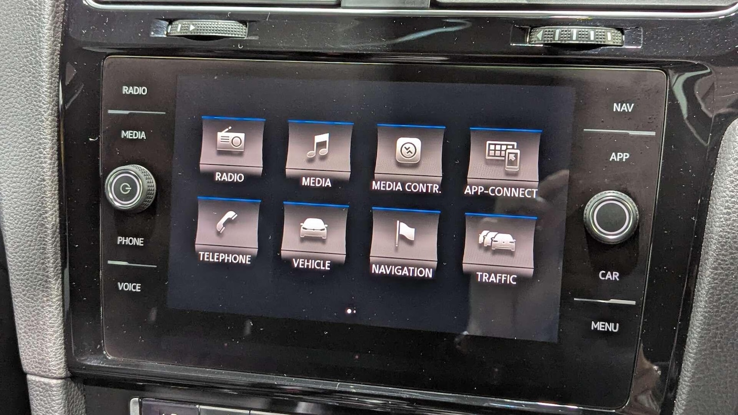 Used Volkswagen Golf 2017 for sale - 77039687: Photo 37